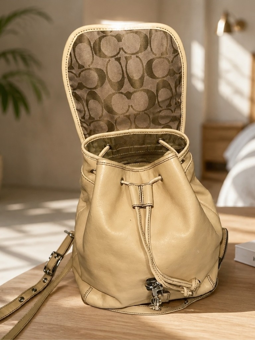 Coach RARE vintage Beige Leather Drawstring Backpack & New York & Co Necklace - Picture 5 of 12